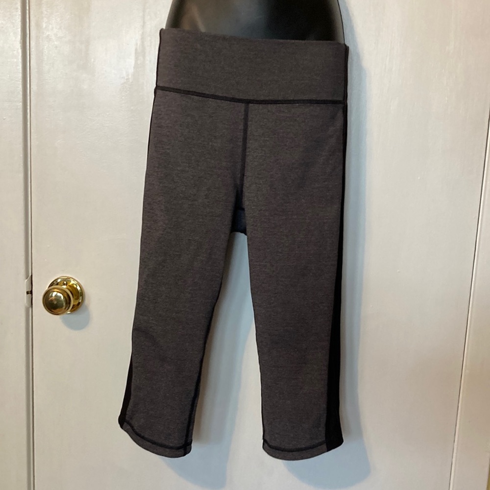 lululemon athletica grey and black color block athletic gym leggings